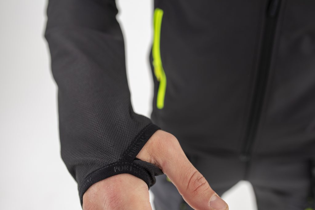Portwest DX480 DX4 Zip Base Layer close up black