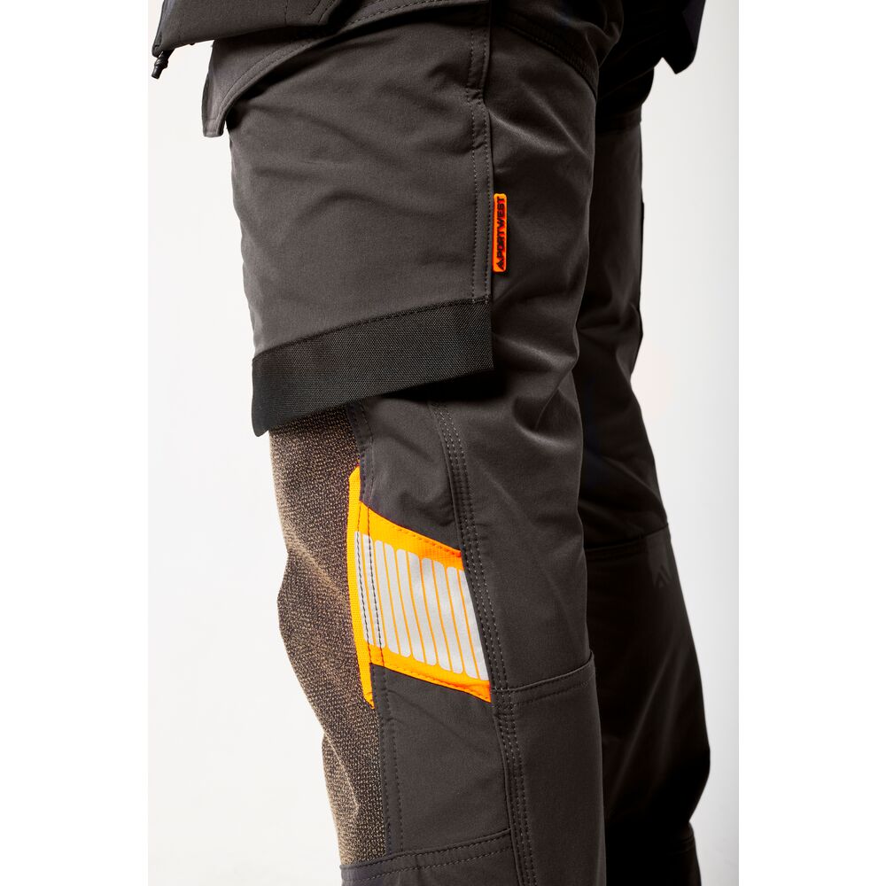 Portwest EV440 EV4 Stretch Holster Trousers - Black Close up pocket